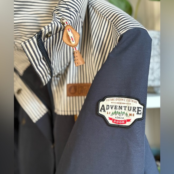 Picture Organic Clothing Brand women’s Katniss coat. Navy with stripes. Large. - Picture 4 of 10